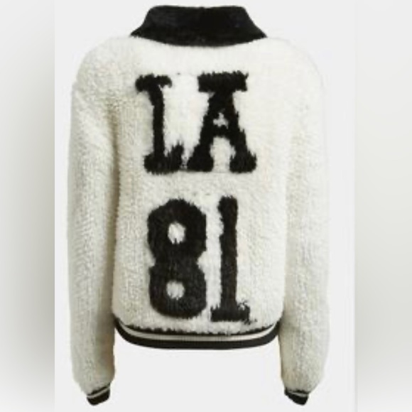 GUESS Teddy Jacket with faux fur. Excellent condition! PTP stretches to 24’ - Picture 10 of 13